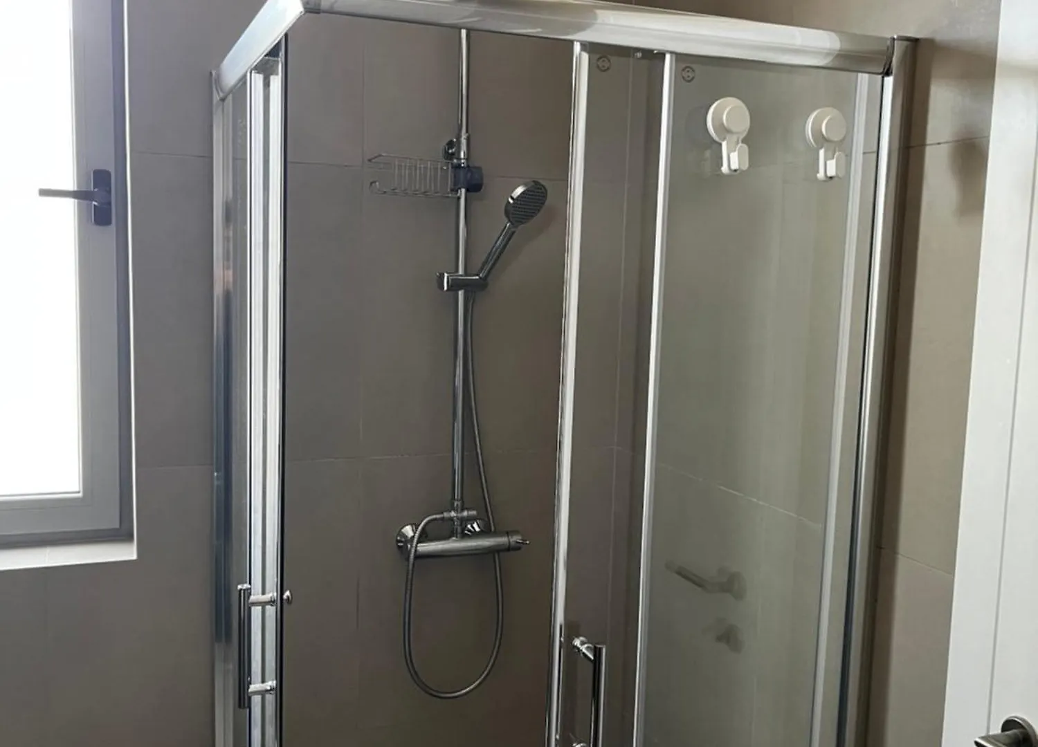 Apartament Enroom Zambratija